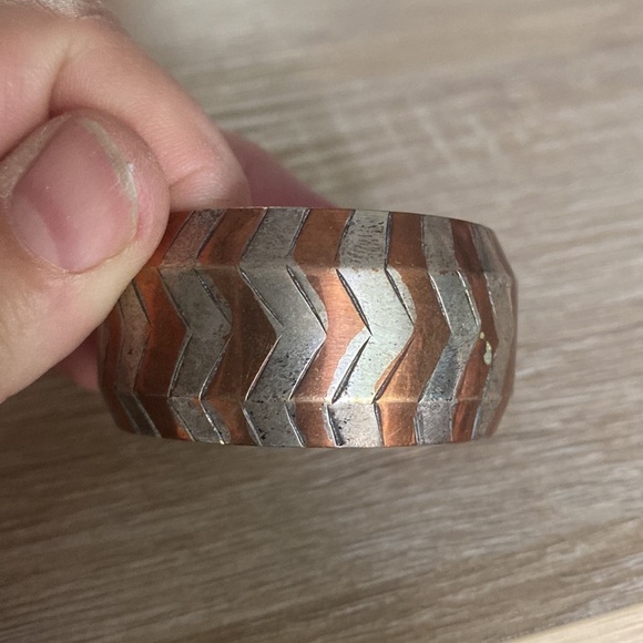 Vintage Gold and Silver Metal Geometric Pattern Set of 4 Napkin Rings - Picture 4 of 4